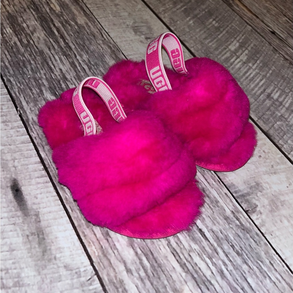 UGG Toddler Fluff Yeah Slides Size 6